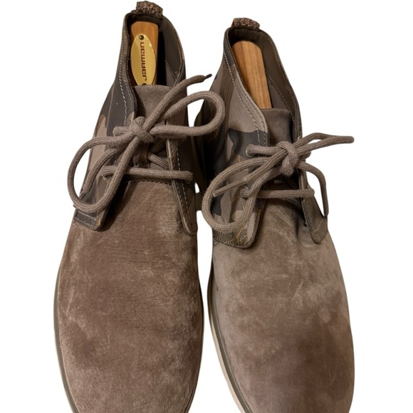 UGG BRINDLE FREAMON CAMO SUEDE CHUKKA ANKLE BOOTS, MEN US